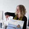 Erklärungen im Kurs Tanja Robisch, Atelier Reutlingen, Malkurse Reutlingen, Kunst Reutlingen, Einrichtung mit Kunst, Kunst im Raum Gemälde kaufen, Kunst Kaufen, Bilder direkt von der Künstlerin kaufen Bilder mieten, Einrichtungskonzepte, Innendesign